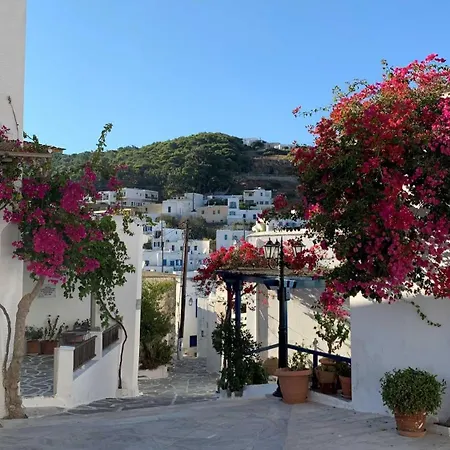 Extraordinary Santorini | 3 Bedrooms | Kagome | Breathtaking Aegean Sea Views | Private Oudoor Pool | Mechalohori Мегалохори